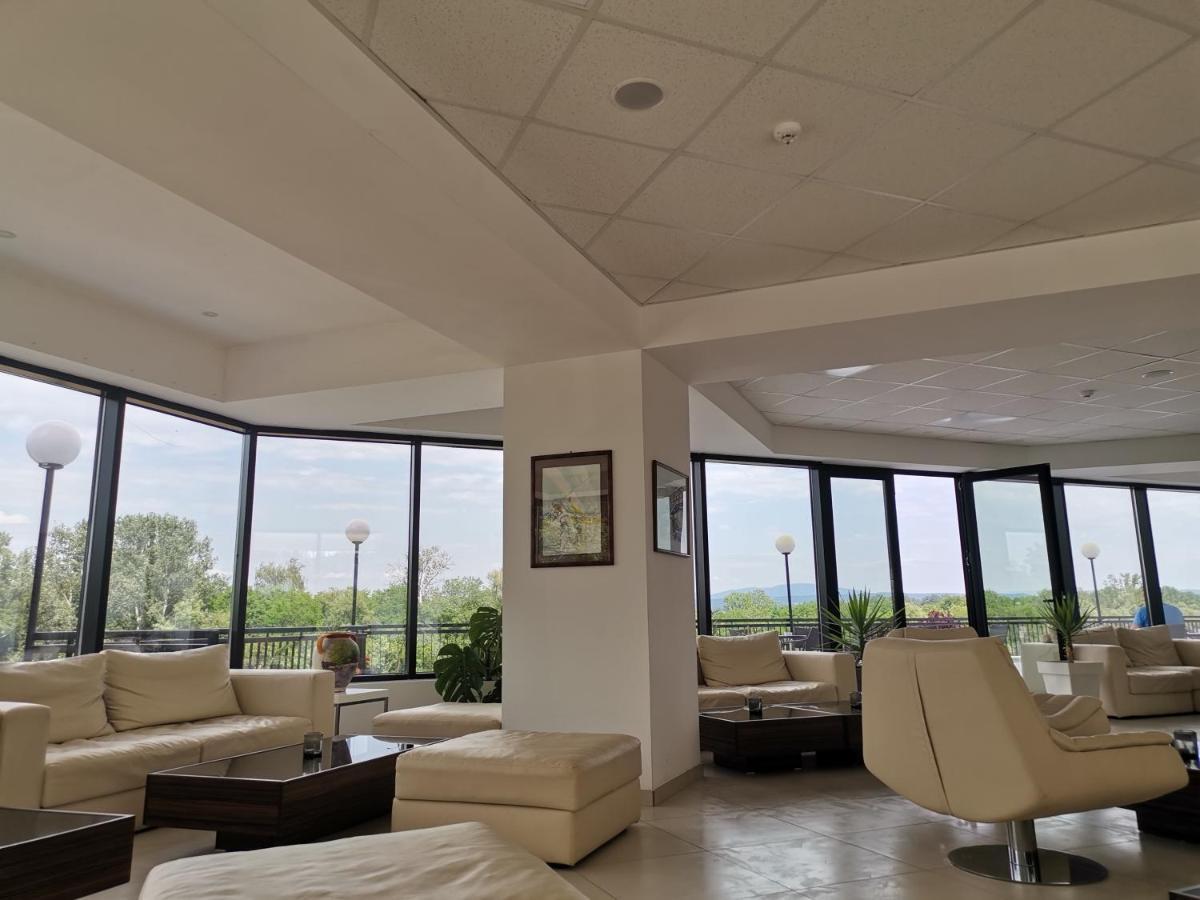 Plaza Hotel Varvarin Екстериор снимка