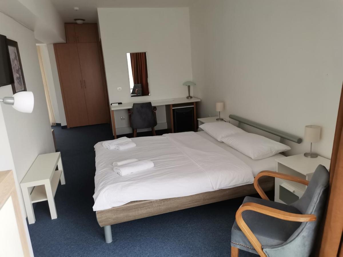 Plaza Hotel Varvarin Екстериор снимка