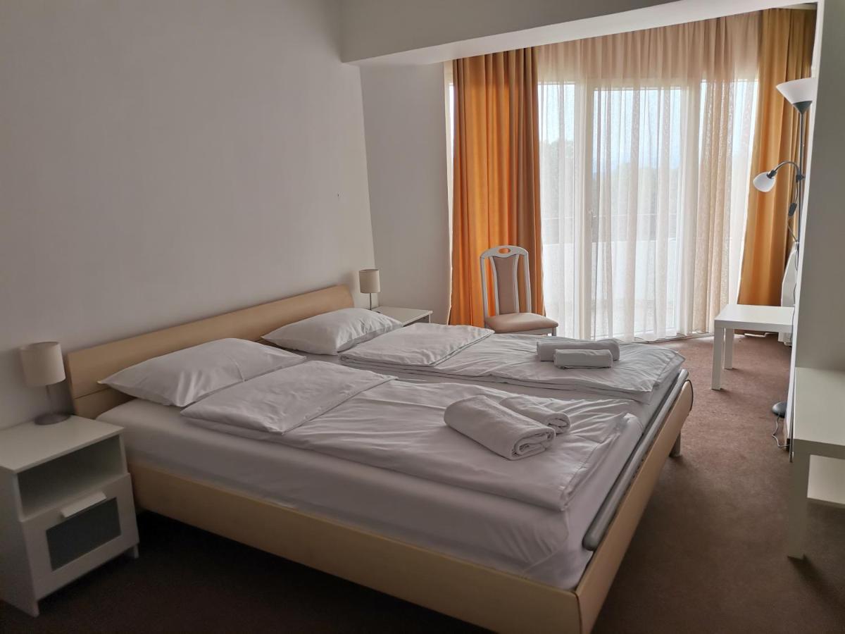 Plaza Hotel Varvarin Екстериор снимка