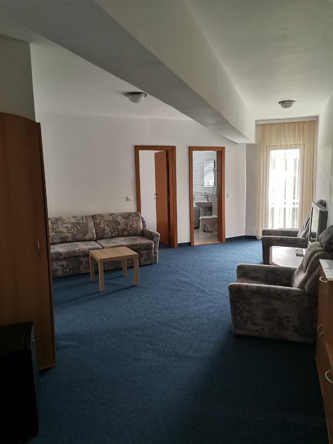 Plaza Hotel Varvarin Екстериор снимка