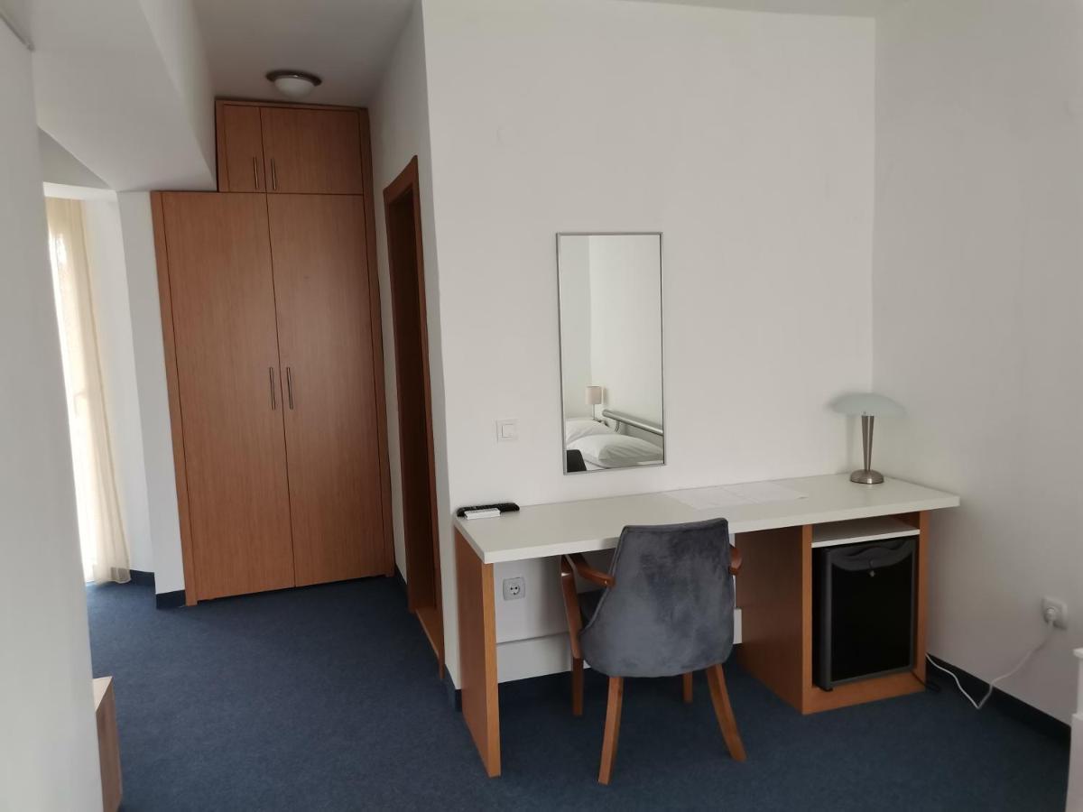 Plaza Hotel Varvarin Екстериор снимка