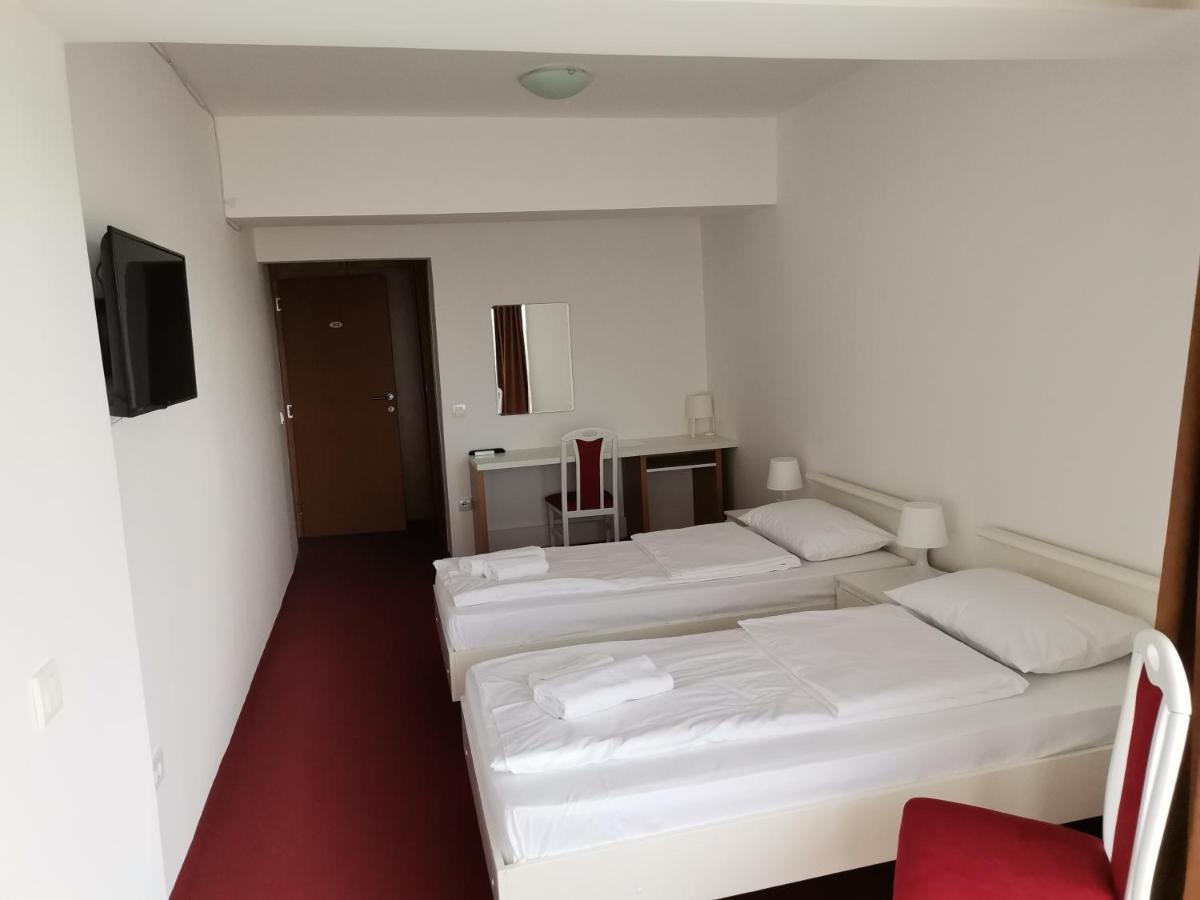 Plaza Hotel Varvarin Екстериор снимка