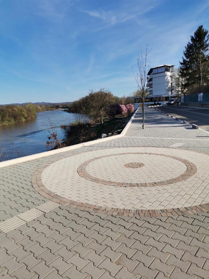 Plaza Hotel Varvarin Екстериор снимка