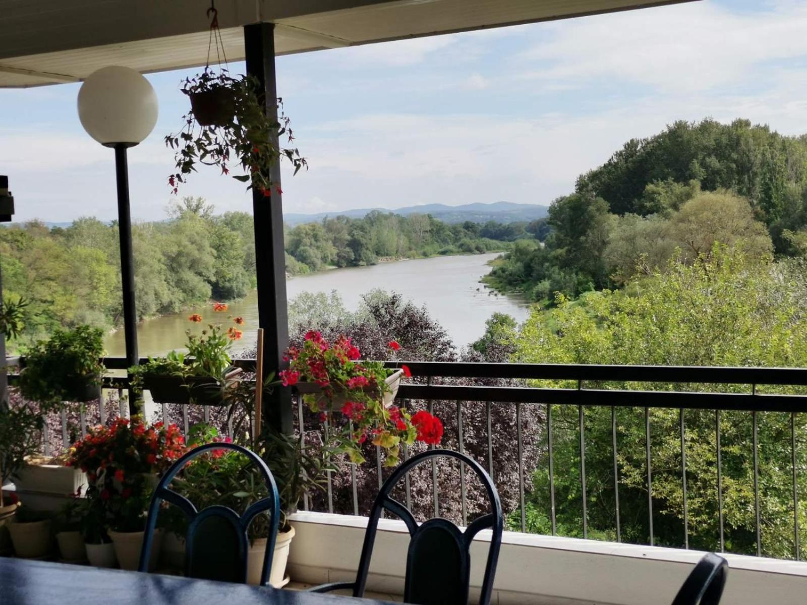 Plaza Hotel Varvarin Екстериор снимка