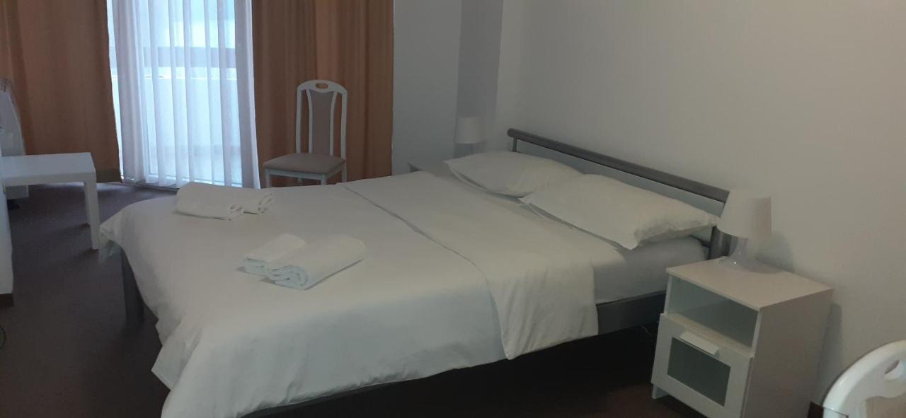 Plaza Hotel Varvarin Екстериор снимка